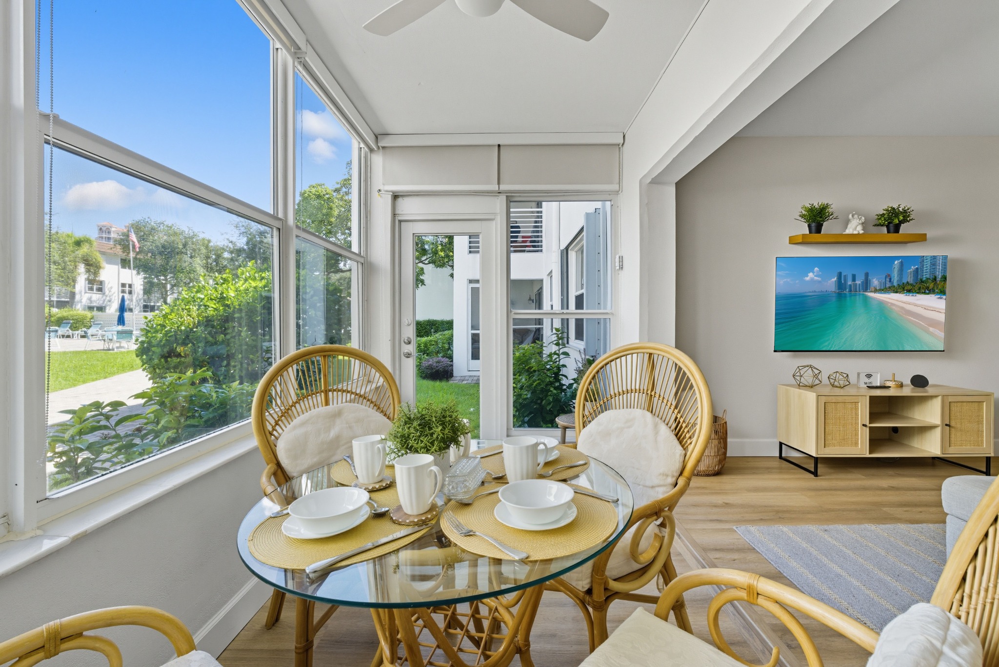 Coastal living area at Igna Sea O
